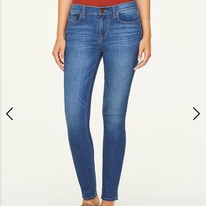 LOFT Curvy Skinny Jeans in Medium Wash